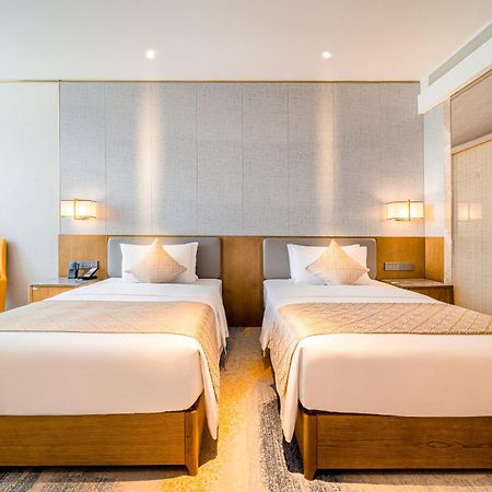 Отель Wyndham Shiyan Downtown Экстерьер фото