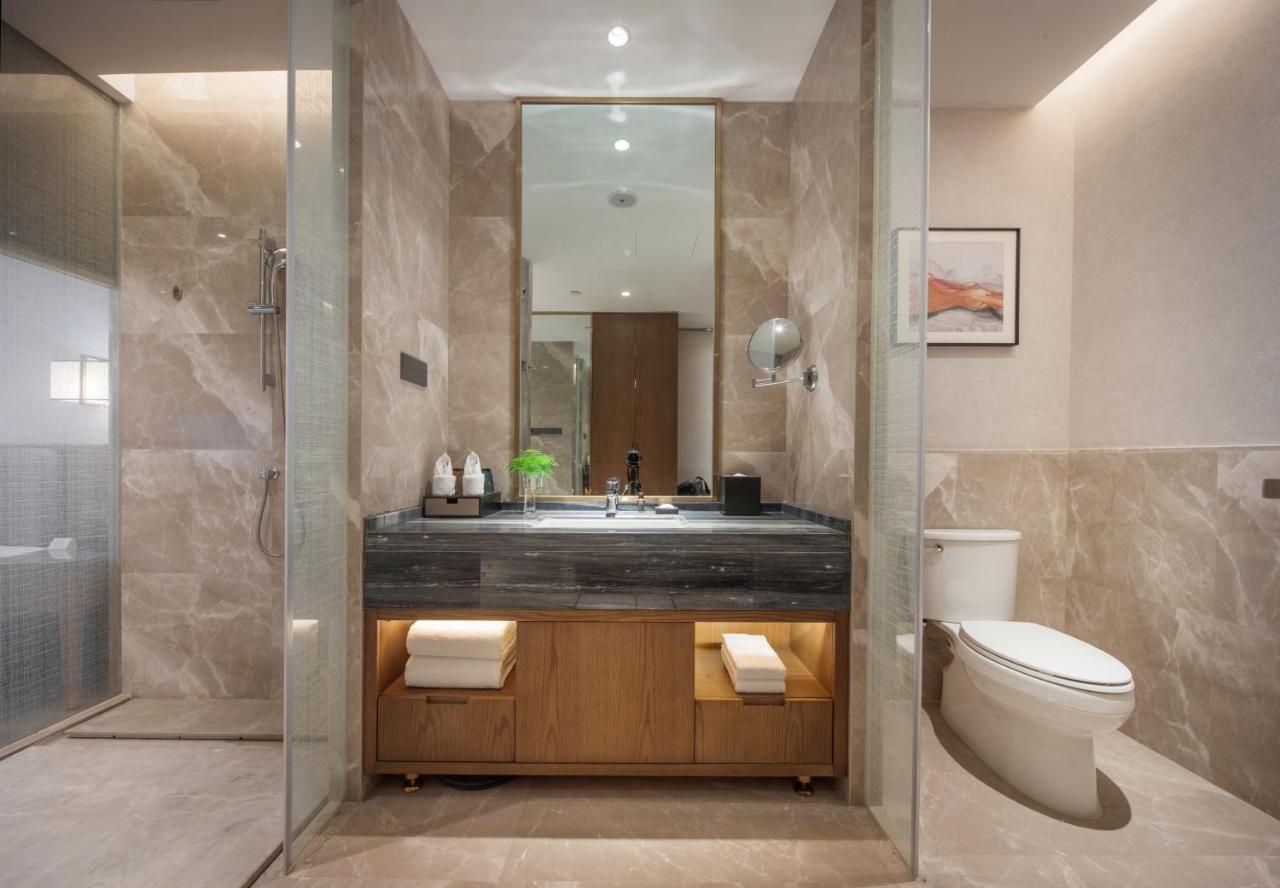 Отель Wyndham Shiyan Downtown Экстерьер фото
