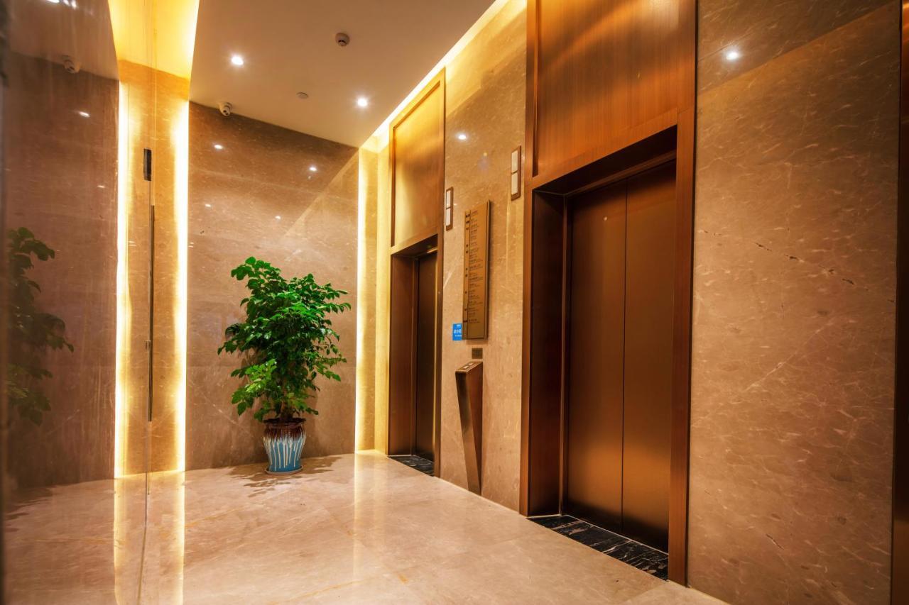 Отель Wyndham Shiyan Downtown Экстерьер фото