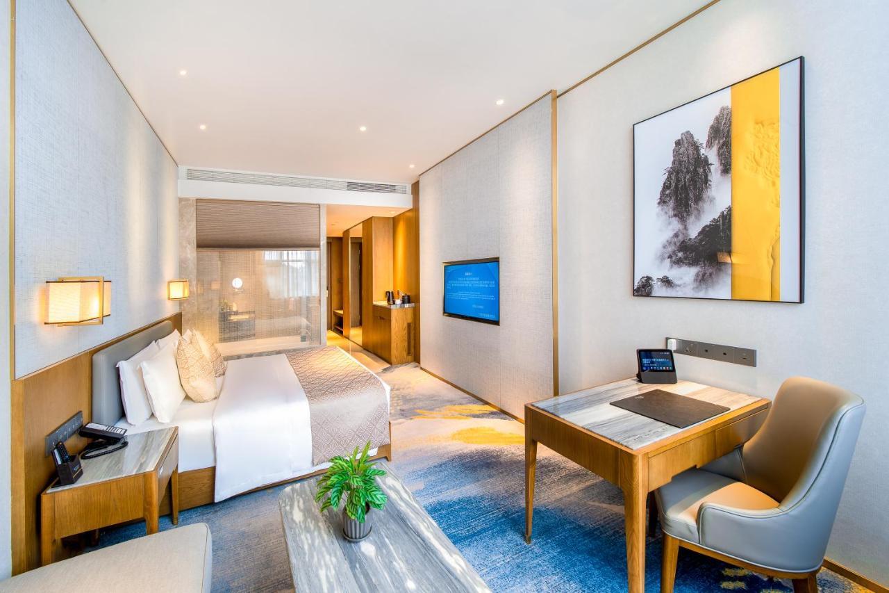 Отель Wyndham Shiyan Downtown Экстерьер фото