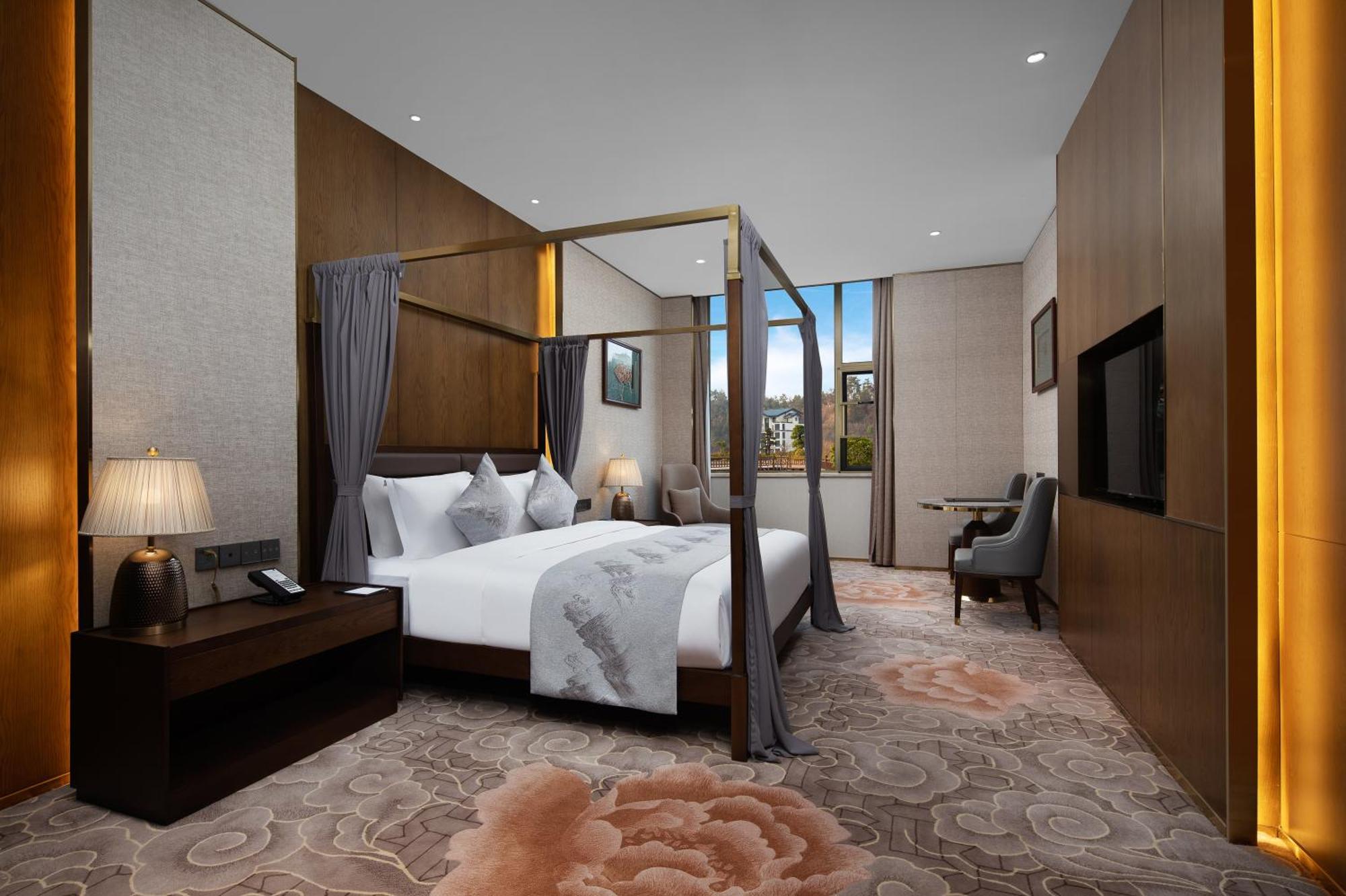 Отель Wyndham Shiyan Downtown Экстерьер фото