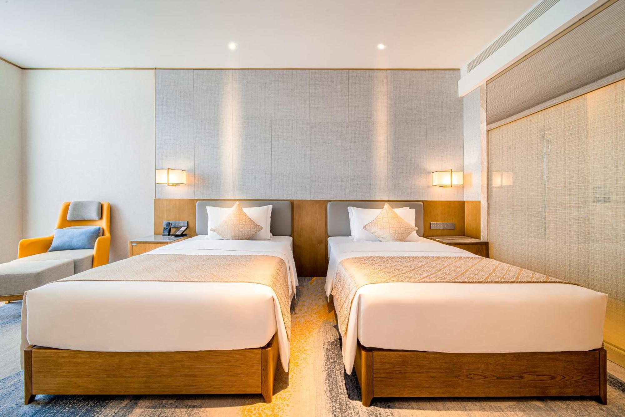 Отель Wyndham Shiyan Downtown Экстерьер фото