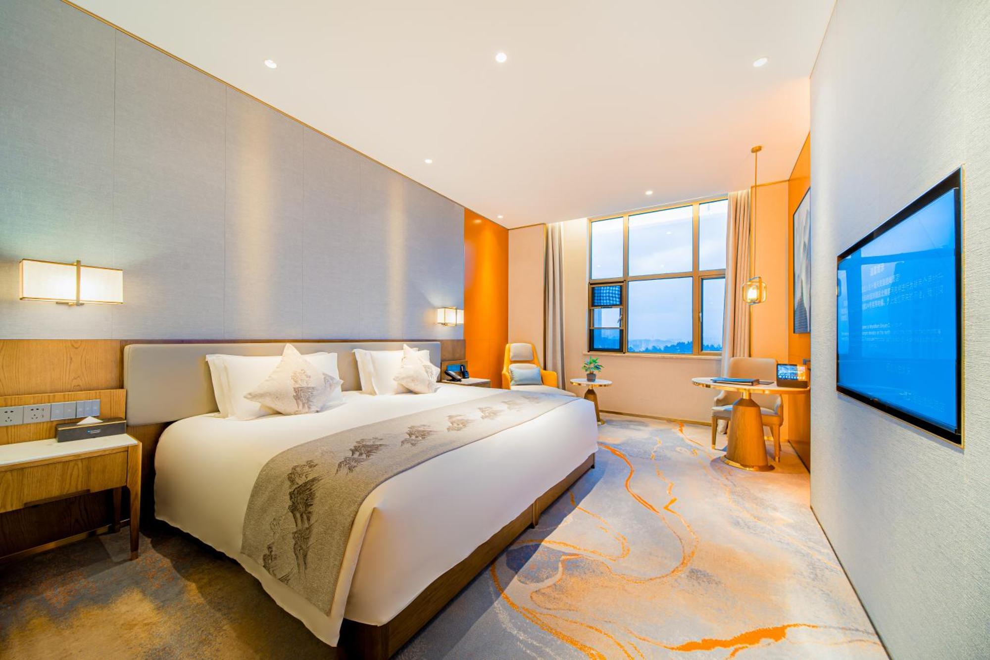 Отель Wyndham Shiyan Downtown Экстерьер фото